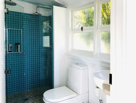 Aurora Beachfront Cottage - New Castle Tourism 2