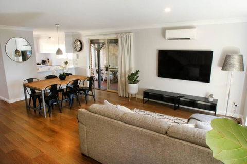 Austinmer On The Beach - Newcastle Accommodation 1