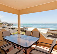Avalon 2- uninterrupted views- almost on the beach - Newcastle Accommodation