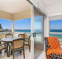 Avalon 3 - views to die for - across the road from convent beach - Newcastle Accommodation