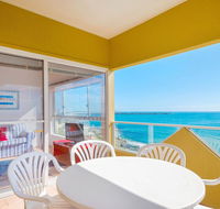 Avalon 4 - right across the road from convent beach - uninterrupted views - Newcastle Accommodation