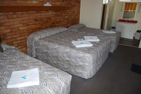 Avocado Motor Inn - New Castle Tourism 3