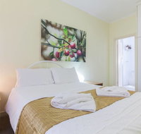 B5 Close to Nedlands Cafes Swan River SCGH  UWA - New Castle Tourism
