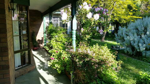 Ballarat Tranquility Cottages - New Castle Tourism 1