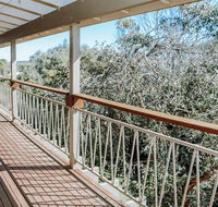 Banksia Beach House - Newcastle Accommodation