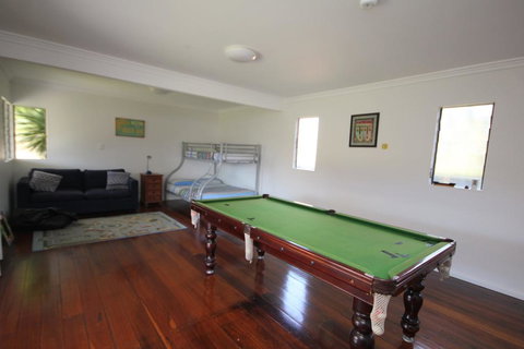 BANYANDAH 557 Ocean Drive NH - Newcastle Accommodation 3