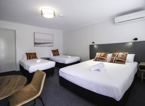 Batemans Bay Hotel - New Castle Tourism 3