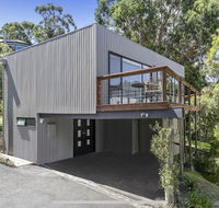 Bay Views Lorne - Newcastle Accommodation