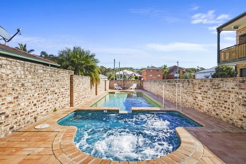 Bayswater Tweed - Newcastle Accommodation 1