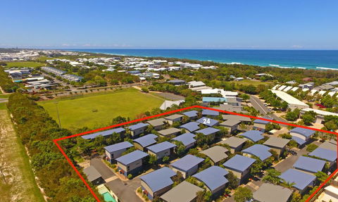 Beach Shack 24 Casuarina - New Castle Tourism 0