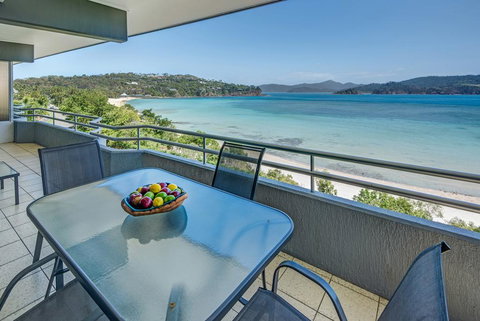 Beachfront Hamilton Island - Newcastle Accommodation 0