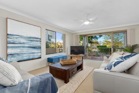 Beachfront On Marine - Newcastle Accommodation 3
