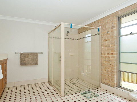 Beachfront Pool House - Absolute Beachfront - New Castle Tourism 2