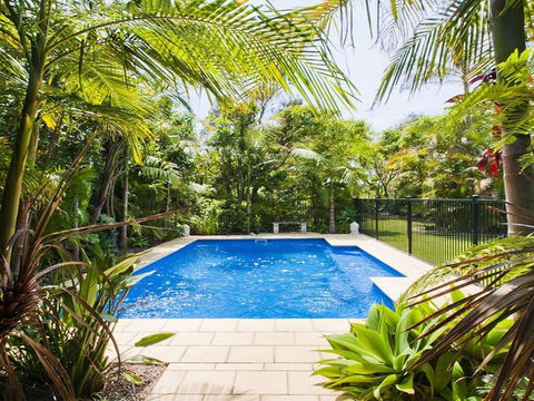 Beachfront Pool House - Absolute Beachfront - New Castle Tourism 0