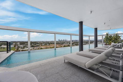Rivello Apartments - Free Secure Car Park, 6km To City, Ferry Terminal, Eat Street, Rooftop Pool, Sauna, Portside Dinning - Newcastle Accommodation 1