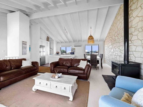 Relaxing Getaway Beachfront Access Multi Family Pets Mandurah - Newcastle Accommodation 0