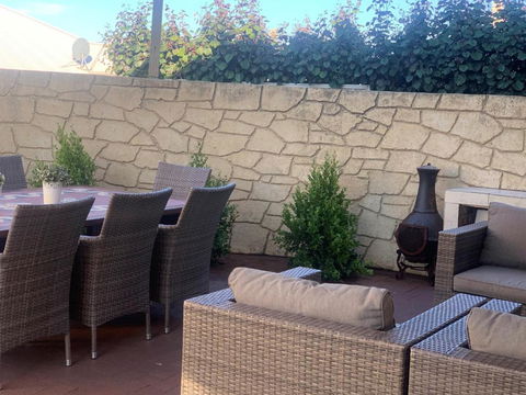 Relaxing Getaway Beachfront Access Multi Family Pets Mandurah - Newcastle Accommodation 3