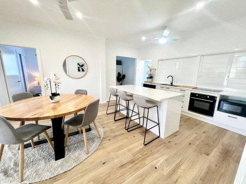 Renovated Queenslander - Upstairs 2km To Stadium - New Castle Tourism 0