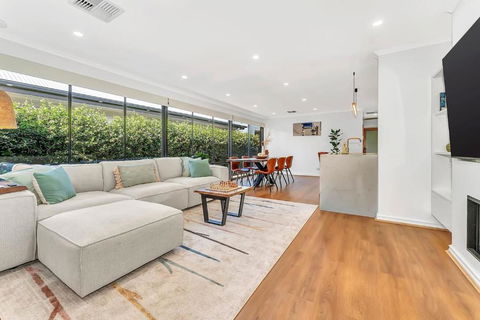 Redbrick Retreat - Generous Coastal Escape - Newcastle Accommodation 0