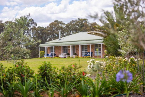 Redims Hill Cottage - New Castle Tourism 0