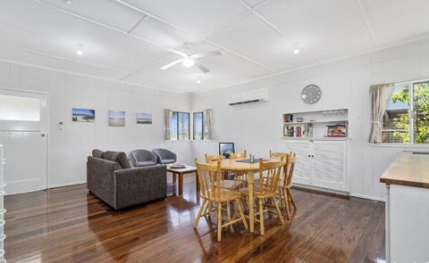 Relax On Rickman - Newcastle Accommodation 2