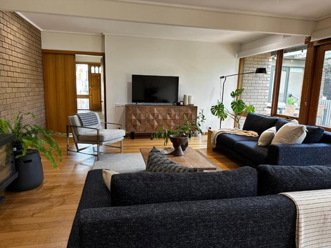 Relaxed And Stylish -self Check In, Secure Parking - New Castle Tourism 0