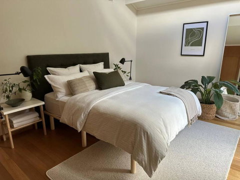 Relaxed And Stylish -self Check In, Secure Parking - New Castle Tourism 1