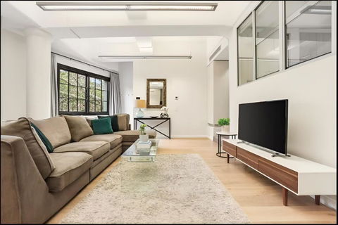 Renovated Warehouse Conversion In Heart Of Sydney - Newcastle Accommodation 1