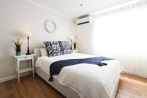 Resort-style Coastal Living With Balcony & Pool - Newcastle Accommodation 1