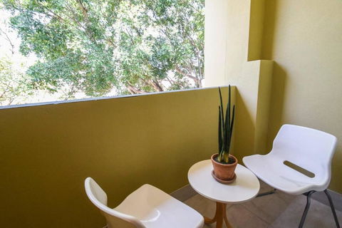 Resort-style Coastal Living With Balcony & Pool - Newcastle Accommodation 3