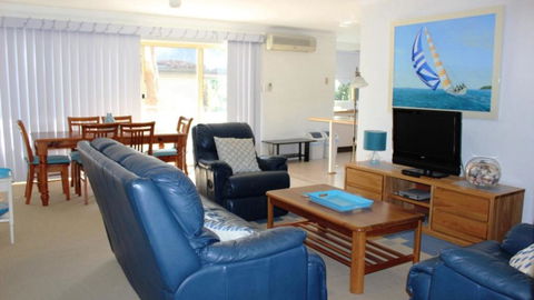 Rest At The Nest On Booner - Newcastle Accommodation 1
