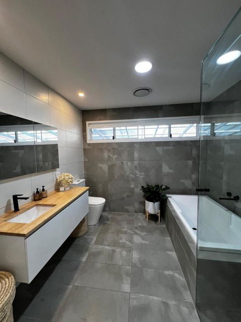 Retreat On Fig Street - Newcastle Accommodation 2