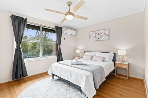 Retro Retreat - Mornington - New Castle Tourism 0