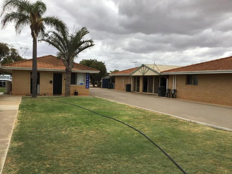Rhodeside Lodge - New Castle Tourism 0