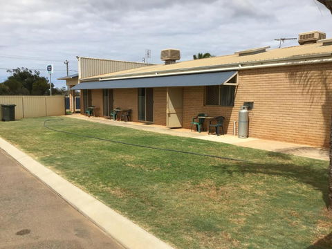 Rhodeside Lodge - New Castle Tourism 1