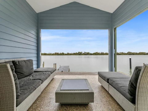 River Life - Newcastle Accommodation 2