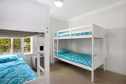 Riverside Views Hawks Nest - Newcastle Accommodation 3