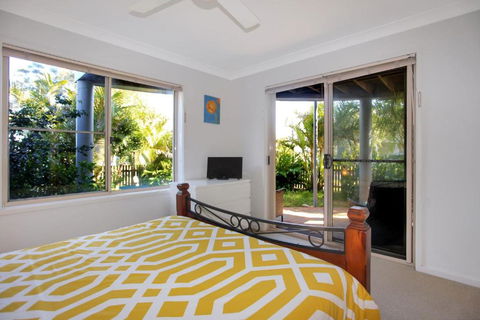 Riverside Views Hawks Nest - Newcastle Accommodation 2