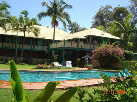 Riviera Bed & Breakfast - Newcastle Accommodation 2