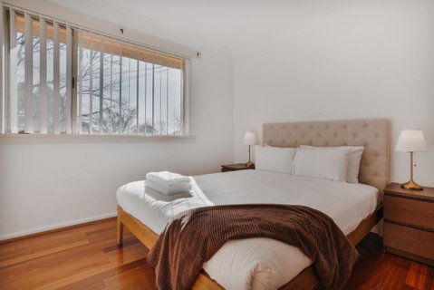 Restful Canberra Retreat In Spacious Terrace Home - Newcastle Accommodation 3