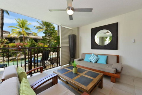 Resort-style Swim Out - A True Tropical Oasis - Newcastle Accommodation 1