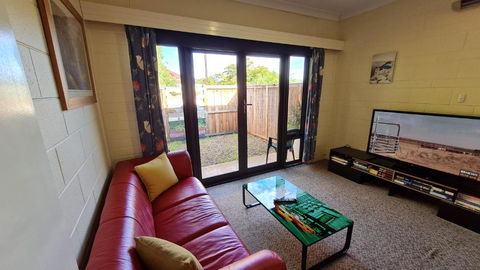 Rise N Shine - Affordable 50sqm Garden Apartment - New Castle Tourism 2