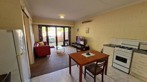Rise N Shine - Affordable 50sqm Garden Apartment - New Castle Tourism 3