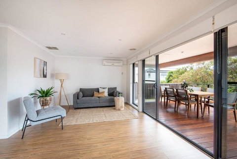 Safety Beach Abode Walk To The Beach - New Castle Tourism 1