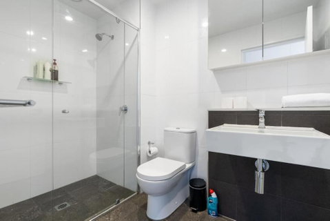 Roomy 2BR 2BA City-Centre Apt - Newcastle Accommodation 3