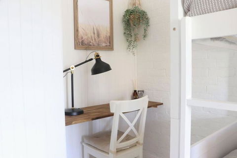 Rustic Chic 200 Metres From CBD - New Castle Tourism 2