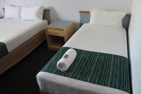 Rocky Glen Hotel Motel Gladstone - Newcastle Accommodation 3