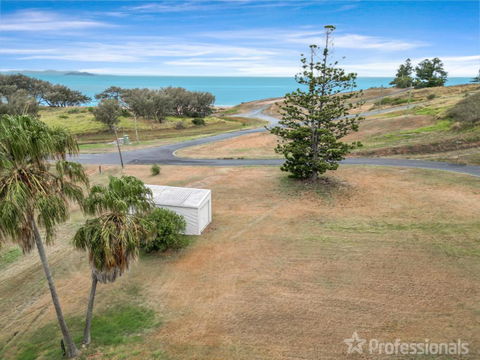 Rocky Retreat At Emu Park - Newcastle Accommodation 3