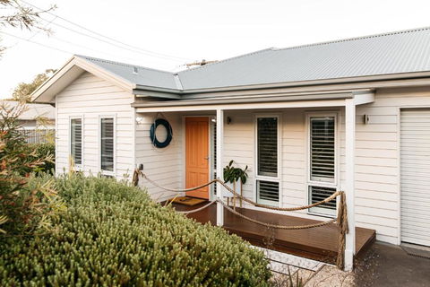 Romantic Retreat In Mornington Peninsula Heartland - Newcastle Accommodation 1