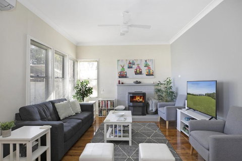 Ronelle Cottage - New Castle Tourism 1